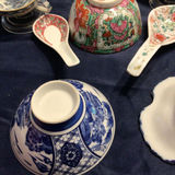 Assorted porcelain bowls, plates, spoons and teacups with Asian motifs - thumbnail 3 of 5