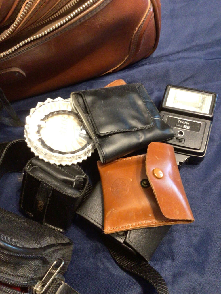 Vintage 35mm camera gear set with Minolta X-700 and accessories - image 6 of 6