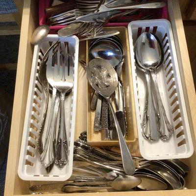 Assorted metal cutlery - Image 1 of 1