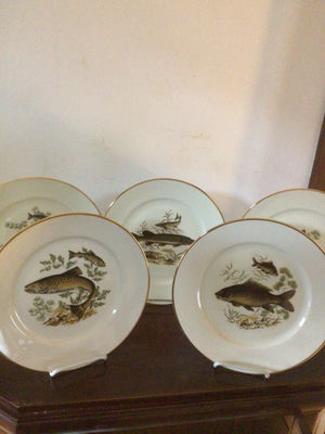 Fish-themed porcelain plates with gold rims - Image 1 of 6