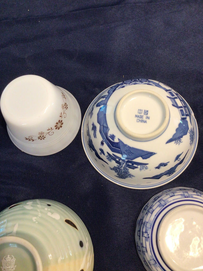 Assorted Ceramic Bowls and Dishes - image 4 of 5