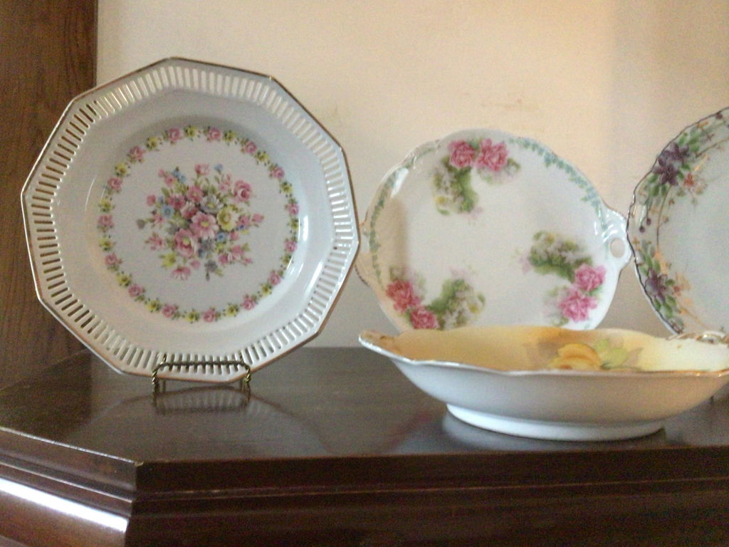 Floral porcelain dinnerware and serving dish - image 4 of 7