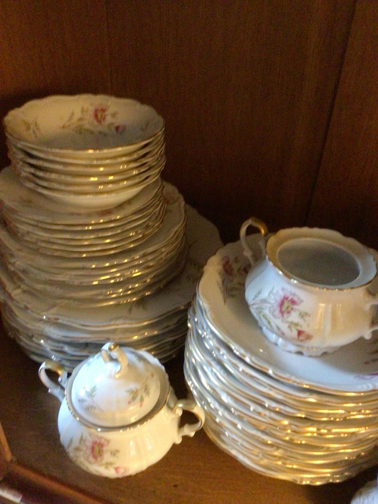 Floral porcelain dinnerware set with tureen - image 3 of 6