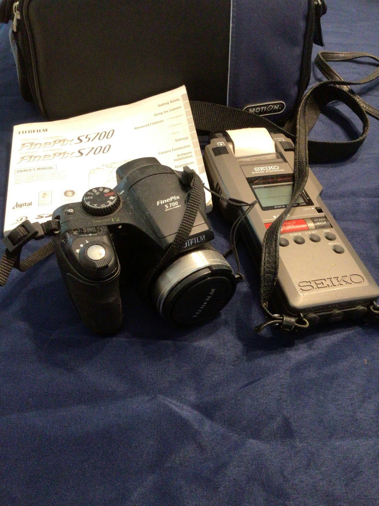 Fujifilm FinePix S5700 digital camera with manual and accessories - image 2 of 4