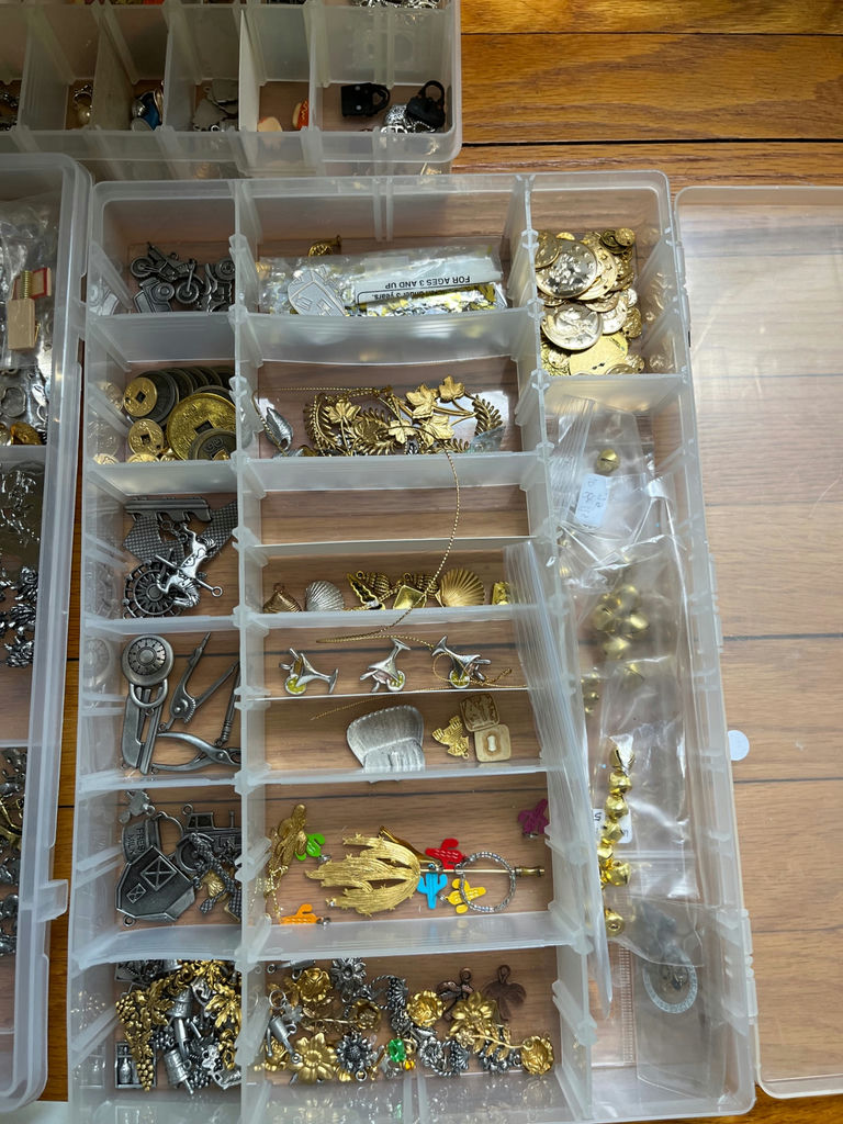 Assorted jewelry charms and findings - image 4 of 5