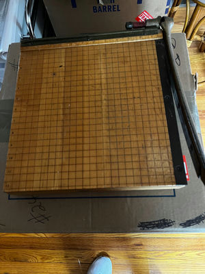 Wooden grid cutting mat with metal edge and guide - Image 1 of 1