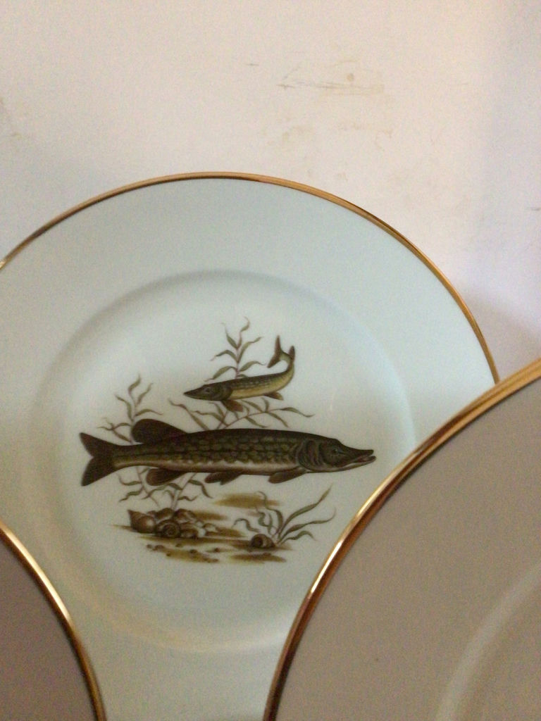 Fish-themed porcelain plates with gold rims - image 4 of 6