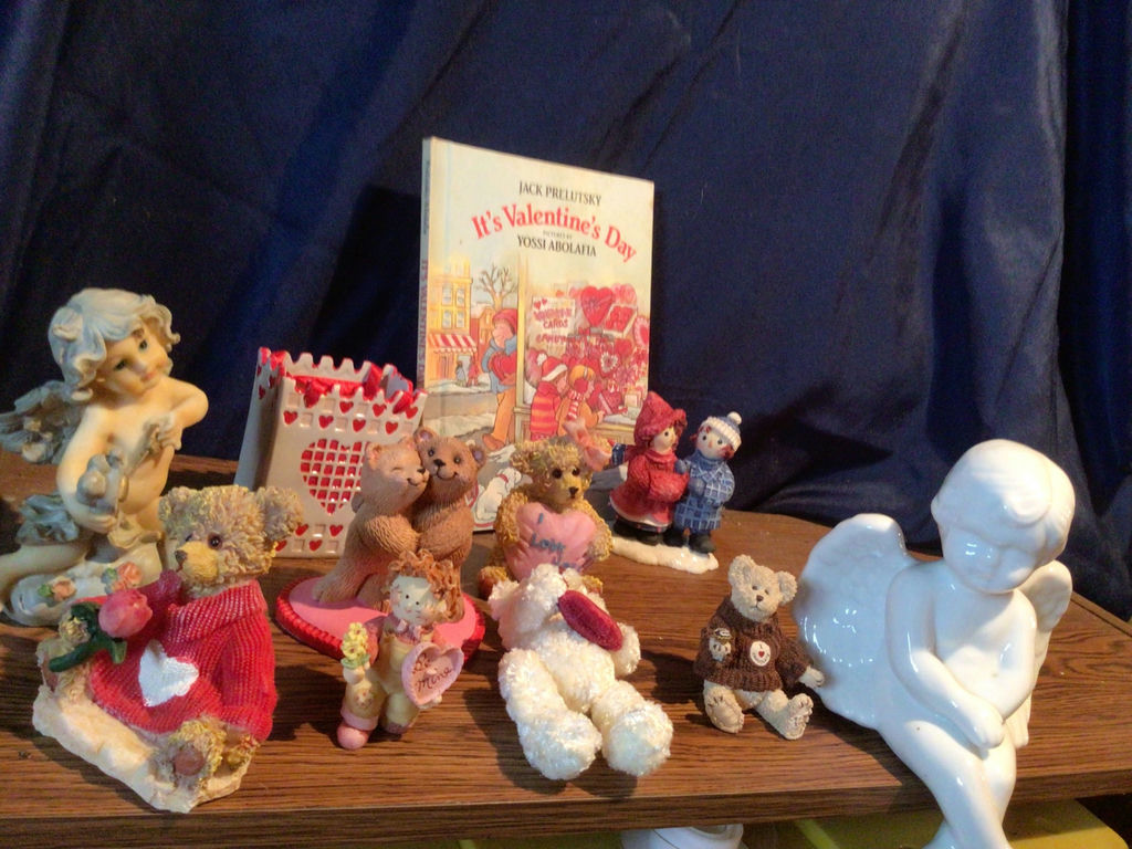 Valentine-themed figurines and angels - image 1 of 1