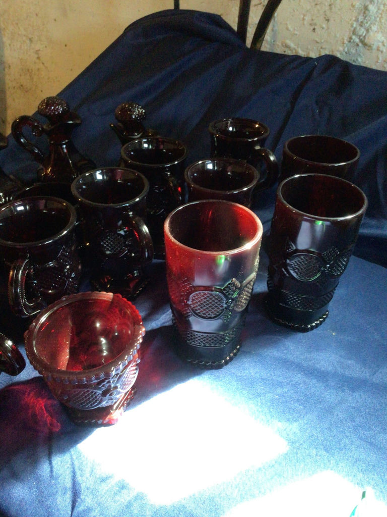 Cranberry glassware set: mugs, goblets, and decanters - image 3 of 4