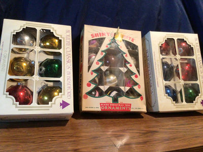 Boxed and Loose Glass Christmas Ornaments - Image 1 of 5