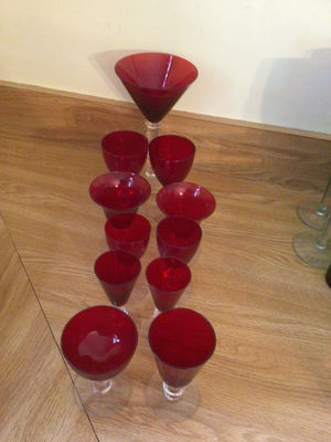 Red glassware set with martini glass and stemmed goblets - Image 1 of 2