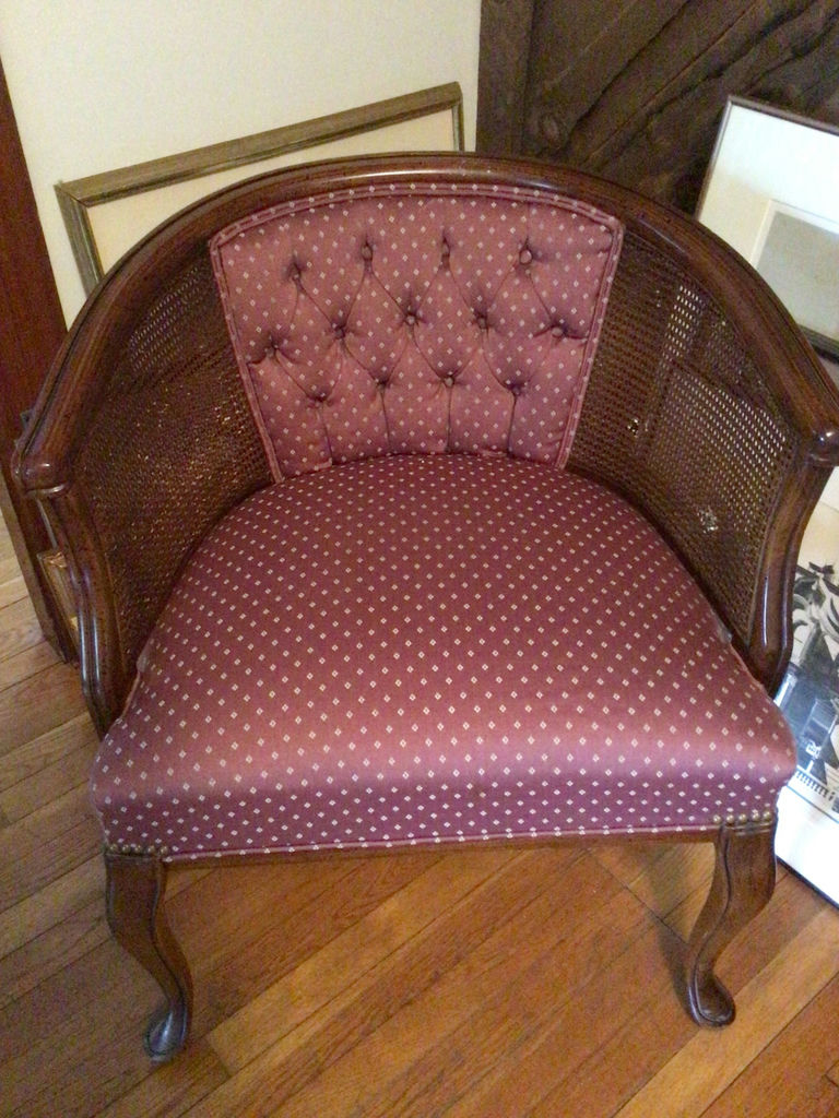 2 Vintage tufted armchairs with caned sides - image 1 of 2