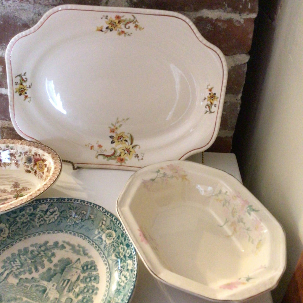 Assorted decorative ceramic plates and bowls - image 3 of 6