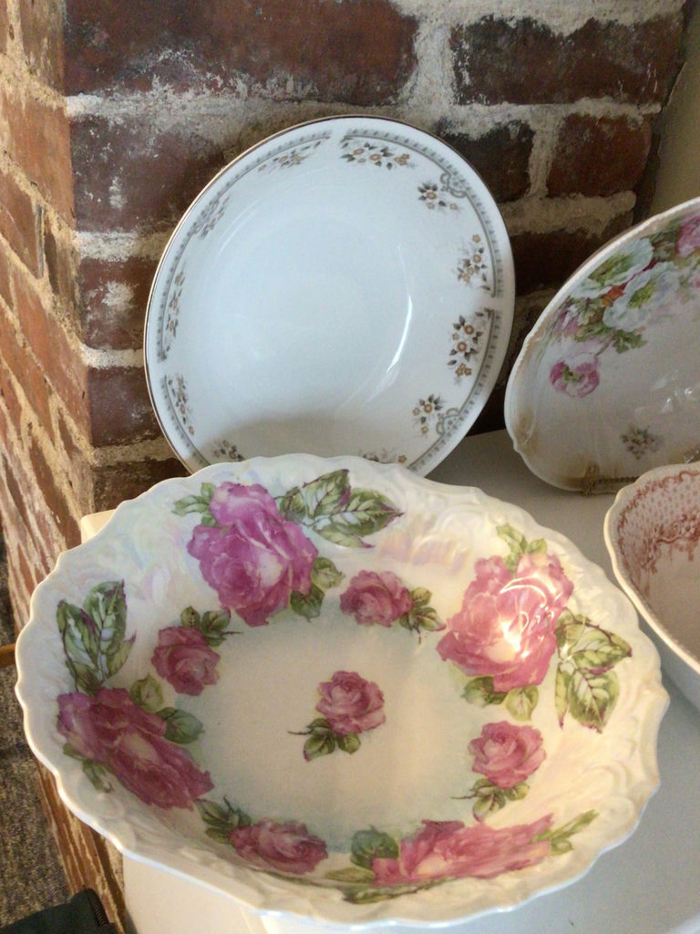 Floral porcelain bowls and plates set - image 2 of 5
