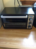 Black & Decker countertop toaster oven - thumbnail 1 of 3