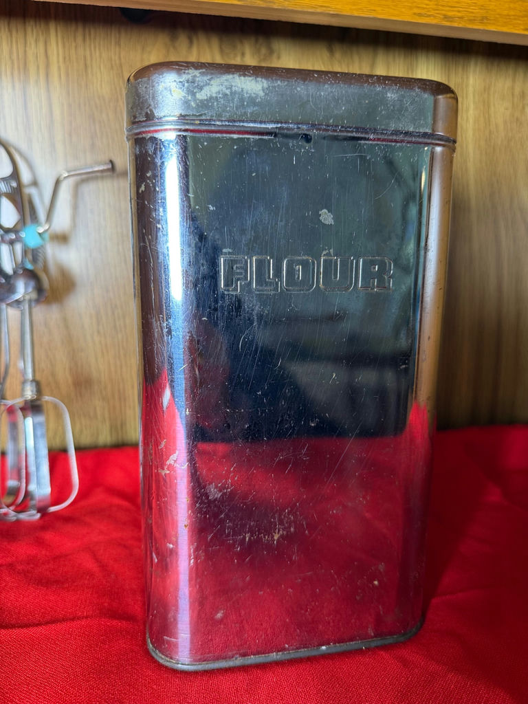 Metal Flour Canister and Hand Crank Egg Beater - image 3 of 3
