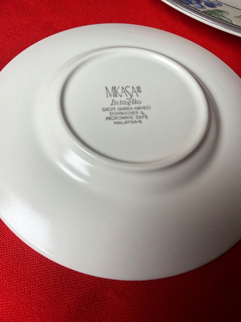 Mikasa Intaglio Garden Harvest Dinnerware Set - image 4 of 5