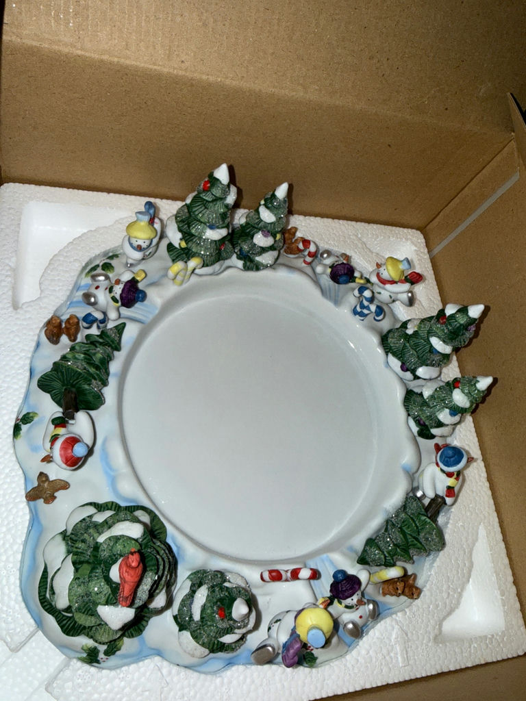 Winter village decorative plate - image 2 of 3