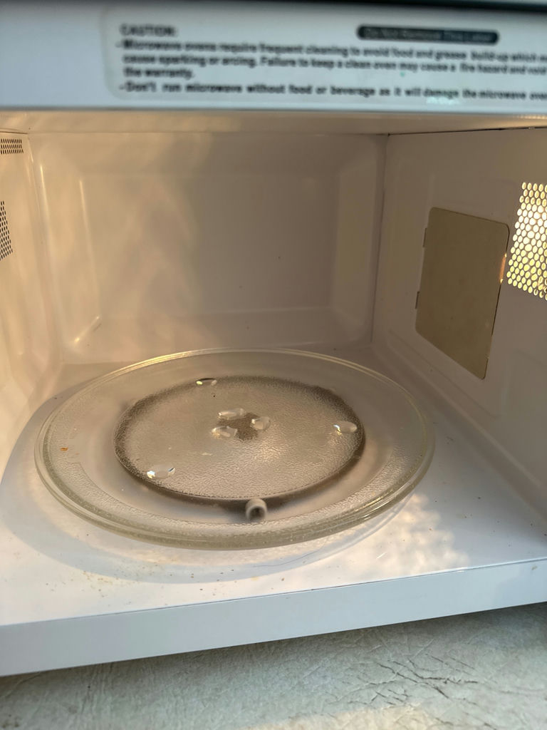 Emerson countertop microwave oven - image 4 of 4