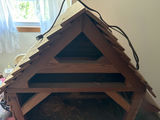 Wooden light up creche’ with straw nesting material - thumbnail 2 of 4