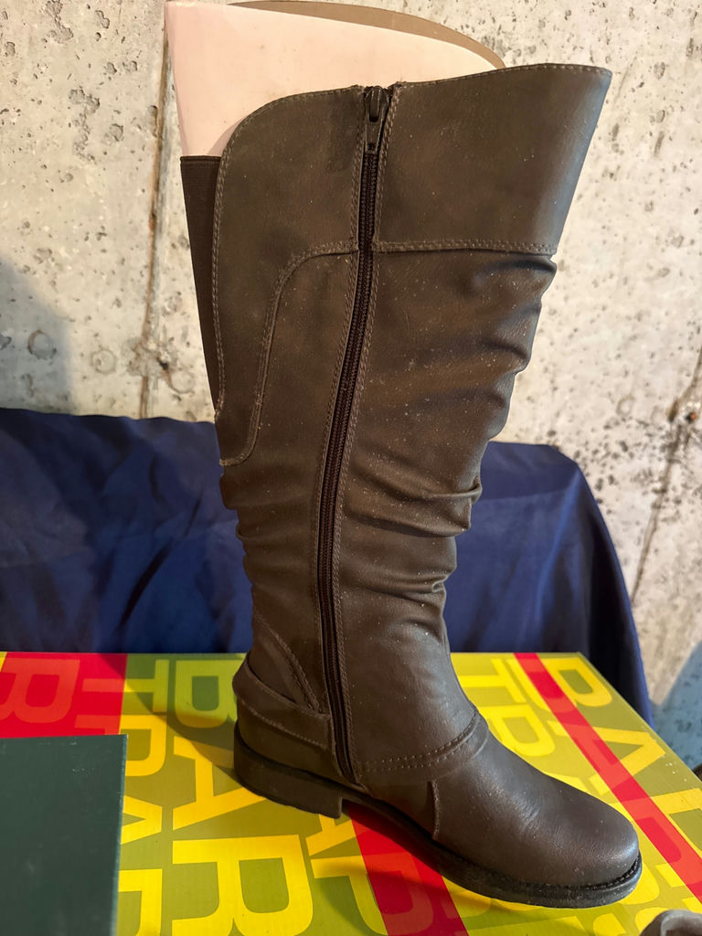 New Assorted women's boots and sandals - image 6 of 7