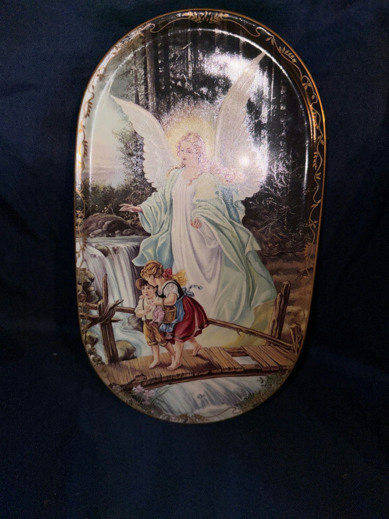 Angel-themed decorative plate, crucifix in box, and German-inscribed porcelain tray - image 2 of 4