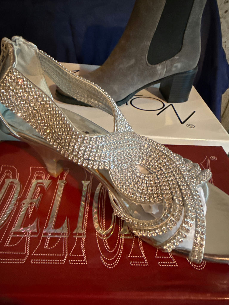 New 3 pairs of women’s shoes - image 3 of 5