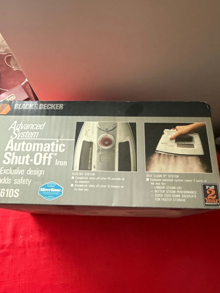 Black & Decker Automatic Shut-Off Iron (F610S) boxed - image 2 of 2