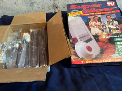 Super Slicer kitchen slicer kit and metal cutlery set - Image 1 of 4