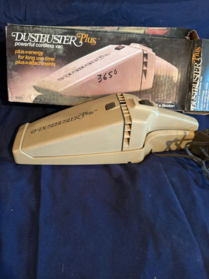 DustBuster Plus cordless handheld vacuum - Image 1 of 2