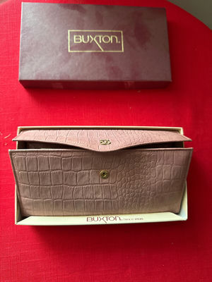 Pink crocodile-embossed Buxton wallet in box - Image 1 of 2
