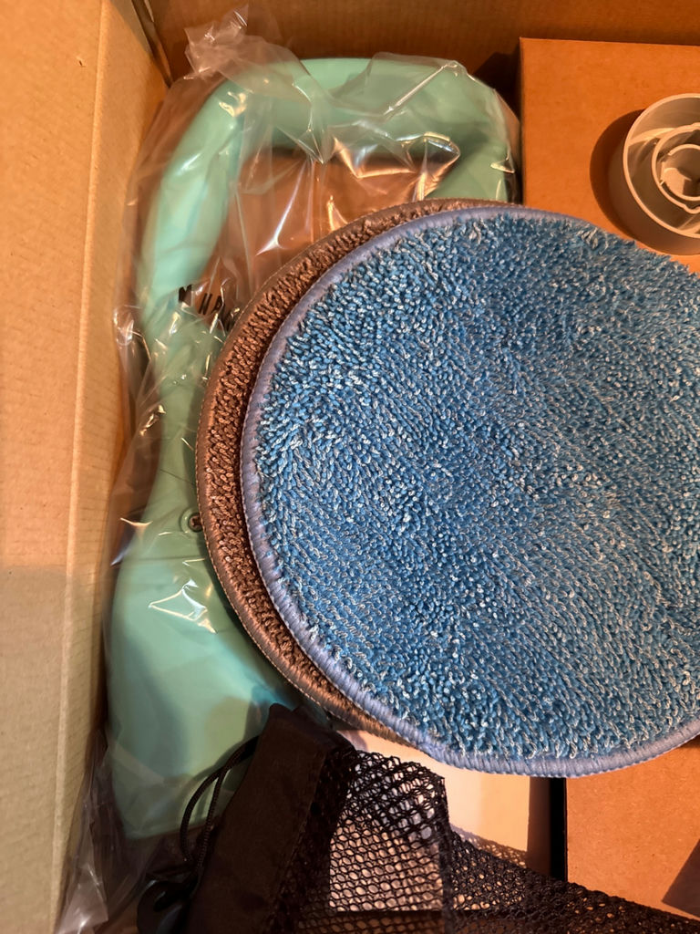 New Cordless Power Scrubber Kit with Pads, Cleaner, and Manual - image 4 of 4