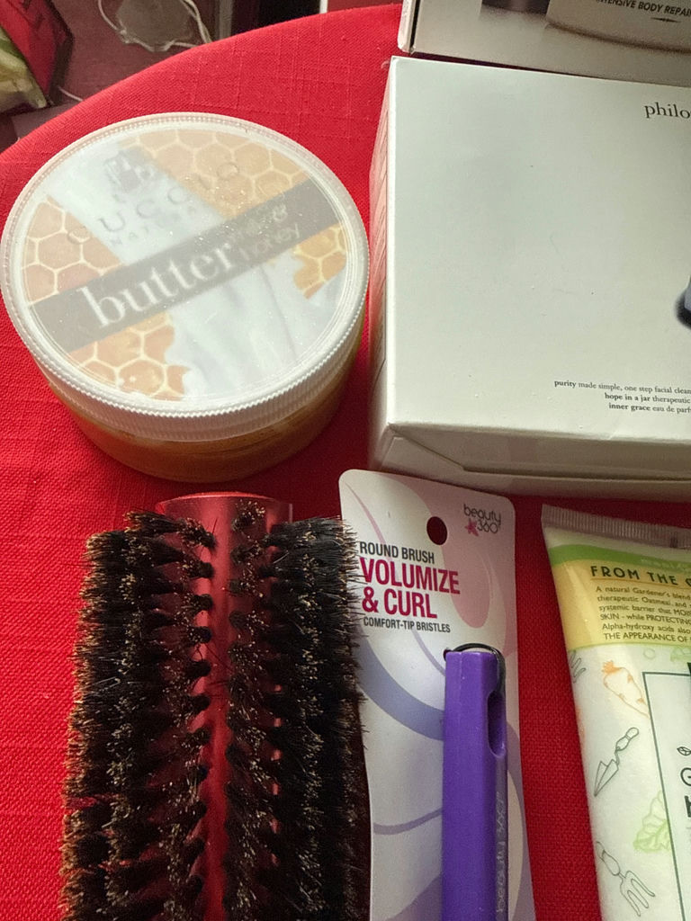 Assorted Beauty and Personal Care Products - image 4 of 4