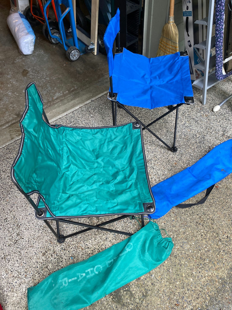 Folding Chairs with Carry Bags - image 2 of 3