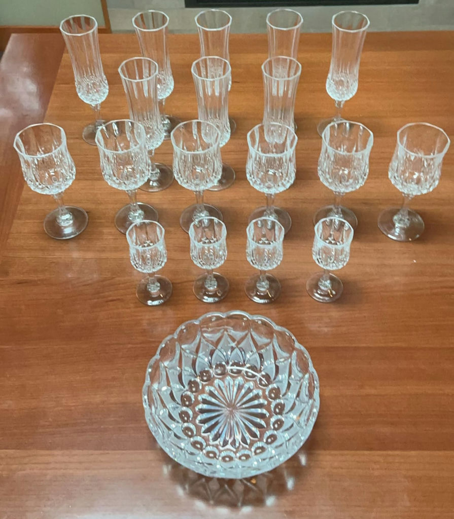 Crystal glassware: champagne flutes and a cut-glass bowl - image 1 of 5