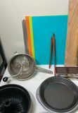 Kitchenware collection: drink-illustrated plates, leaf bowls, bakeware and utensils - thumbnail 9 of 11
