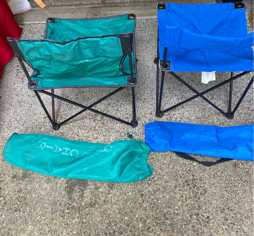 Folding Chairs with Carry Bags - image 3 of 3