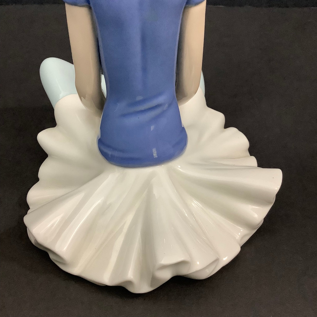 Lladro Beth Ballerina Figurine - image 4 of 5