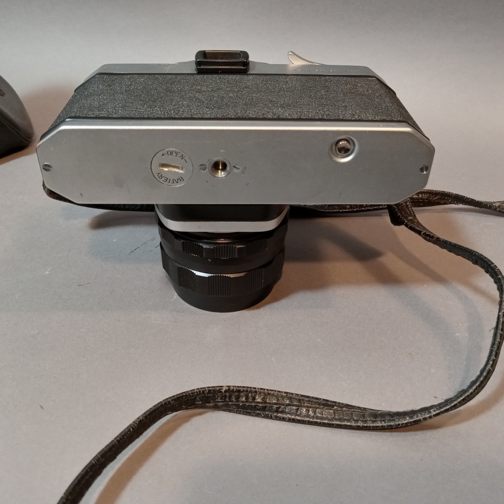 Vintage Pentax & Minolta SLR Cameras - image 4 of 24