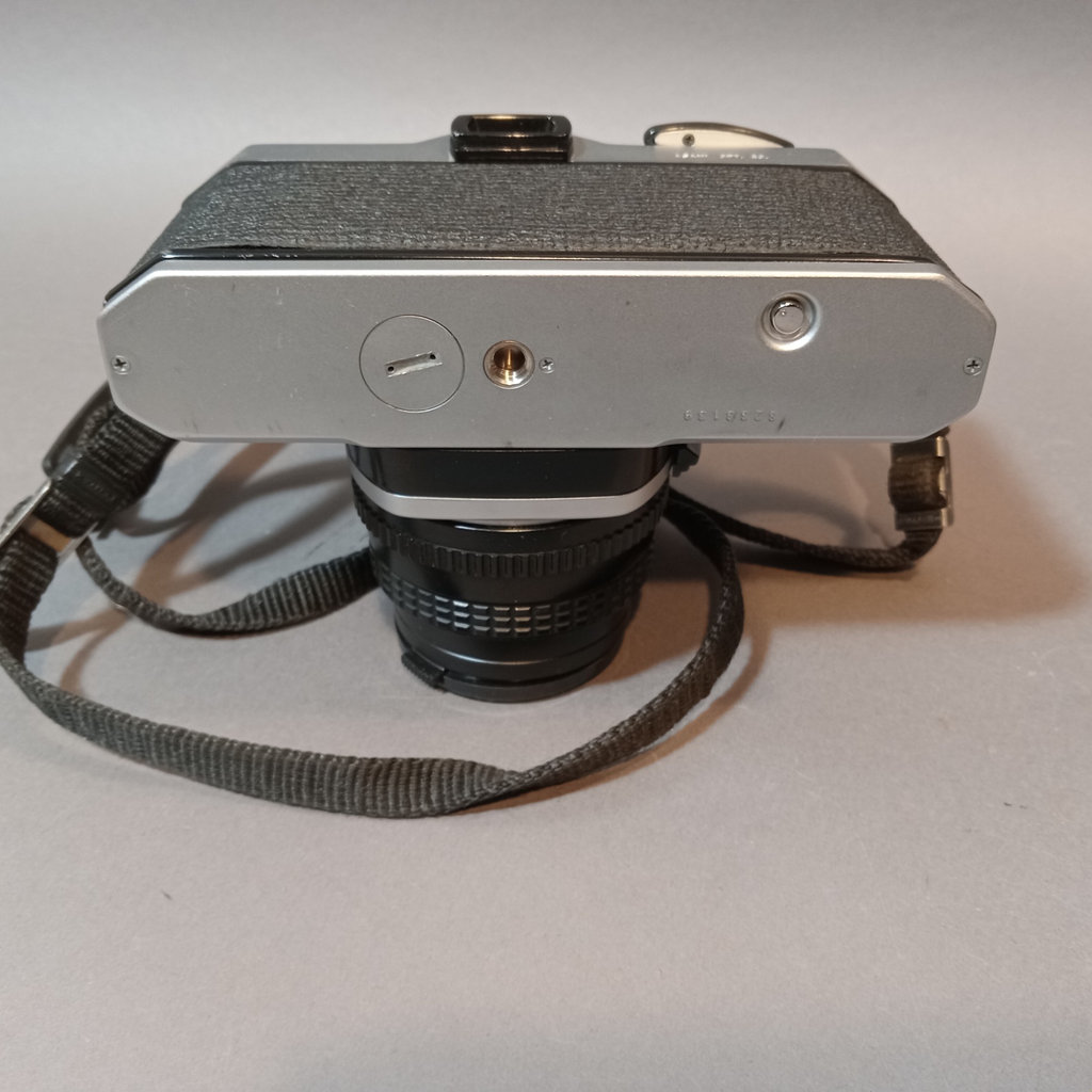 Vintage Pentax & Minolta SLR Cameras - image 10 of 24