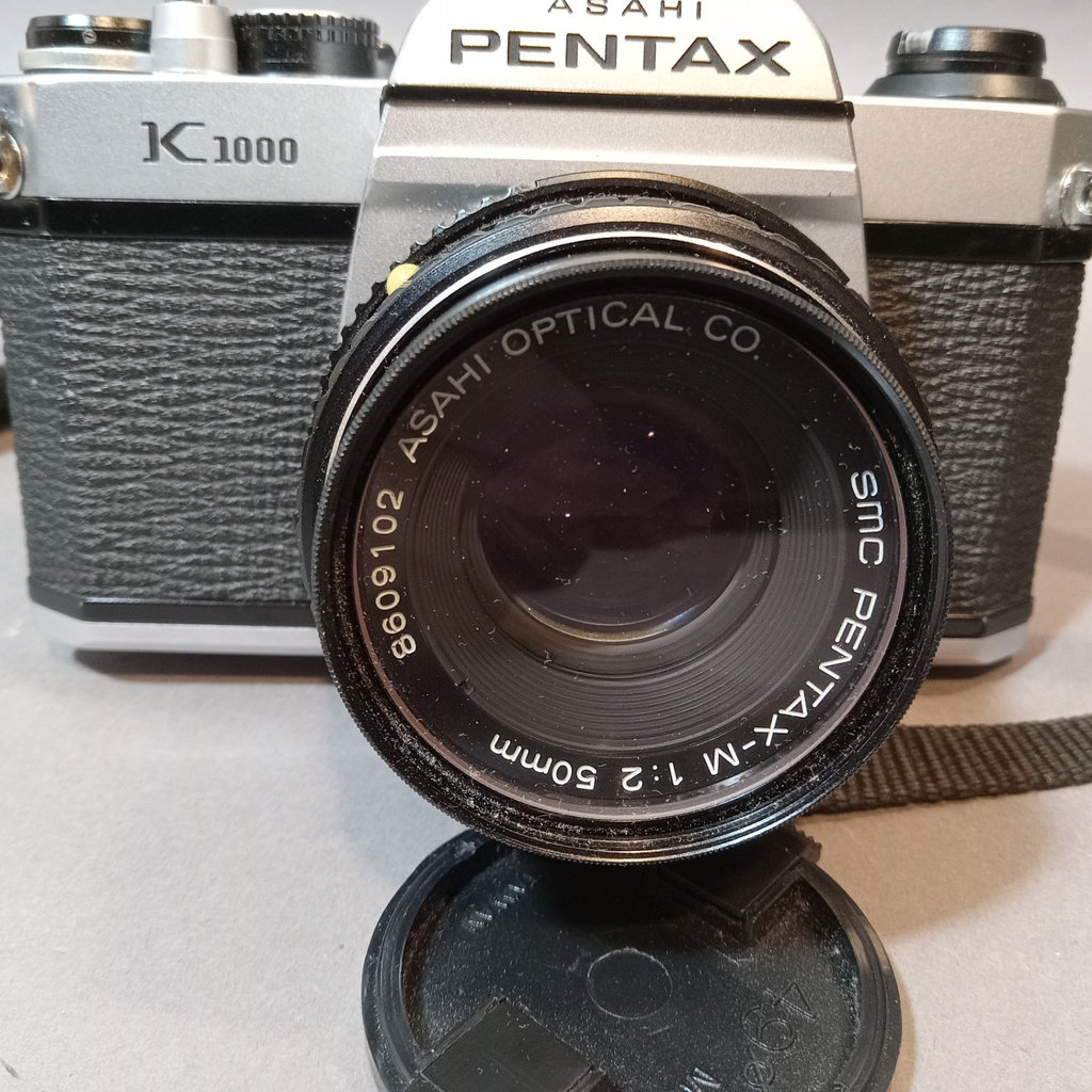 Vintage Pentax & Minolta SLR Cameras - image 8 of 24