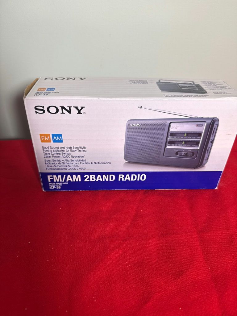 Sony FM/AM 2 Band Radio - image 1 of 2