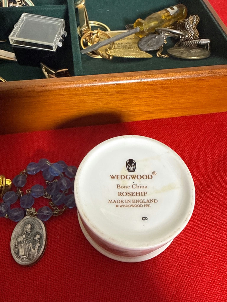 Assorted Jewelry, Cufflinks, Tie Clips, and Collectible Accessories - image 3 of 4