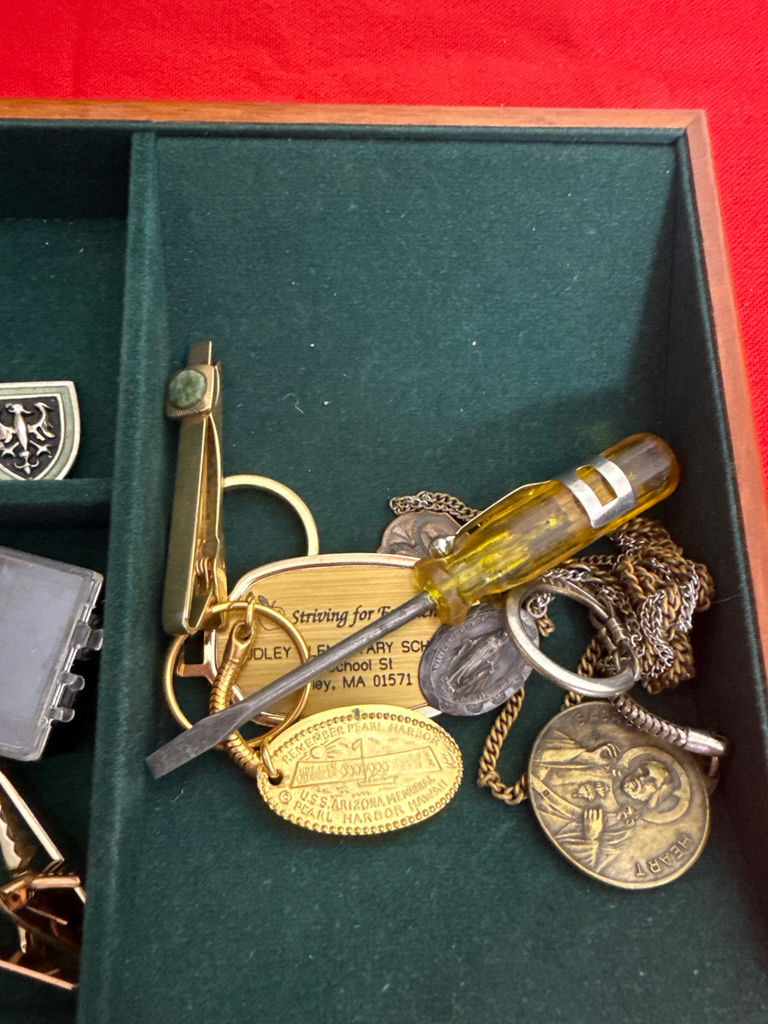 Assorted Jewelry, Cufflinks, Tie Clips, and Collectible Accessories - image 4 of 4