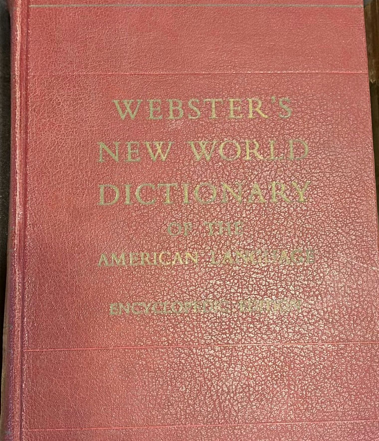 Collection of English–Portuguese dictionaries and language reference books - image 4 of 8