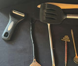 Assorted kitchen utensils and cutlery set - thumbnail 2 of 12