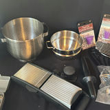 Assorted kitchenware and coffee accessories - thumbnail 11 of 11