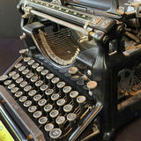 Vintage Underwood Typewriter - thumbnail 8 of 12