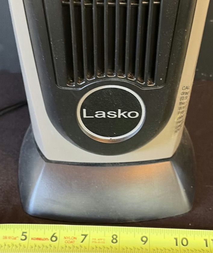 Two Lasko tower-style electric space heaters - image 2 of 7