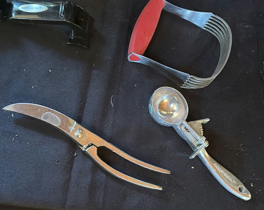 Assorted vintage kitchen utensils and accessories - image 2 of 9